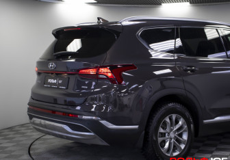 Подержанный автомобиль Hyundai Santa Fe 2021 года (24 фото)