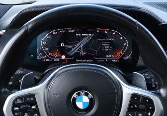 Подержанный автомобиль BMW X5 2019 года (11 фото)
