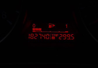 Подержанный автомобиль Mazda 3 Sedan 2011 года (12 фото)
