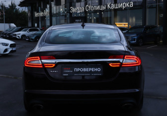 Подержанный автомобиль Jaguar XF Sedan 2012 года (20 фото)