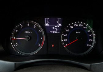 Подержанный автомобиль Hyundai Solaris Hatchback 2015 года (13 фото)