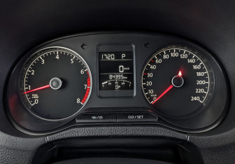 Подержанный автомобиль Volkswagen Polo Sedan 2017 года (16 фото)
