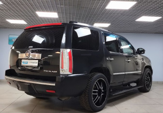 Подержанный автомобиль Cadillac Escalade Suv 2013 года (5 фото)