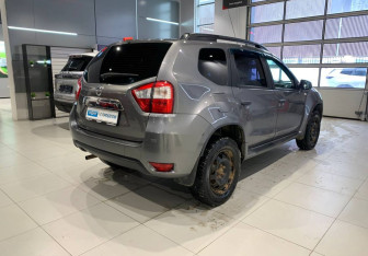 Подержанный автомобиль Nissan Terrano 2014 года (4 фото)