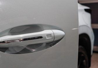 Подержанный автомобиль Omoda C5 2023 года (29 фото)