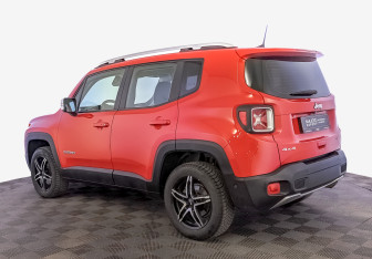 Подержанный автомобиль Jeep Renegade 2018 года (7 фото)