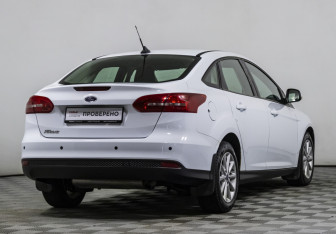 Подержанный автомобиль Ford Focus Wagon 2012 года (5 фото)