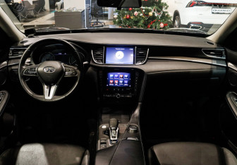 Подержанный автомобиль Infiniti QX50 2019 года (21 фото)