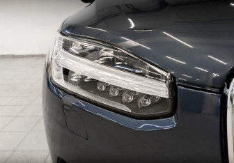 Подержанный автомобиль Volvo XC90 2018 года (17 фото)