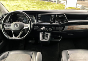 Подержанный автомобиль Volkswagen Multivan 2020 года (12 фото)