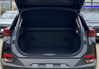 Подержанный автомобиль FAW Bestune T77 2023 года (10 фото)