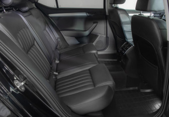 Подержанный автомобиль Skoda Superb Liftback 2018 года (10 фото)