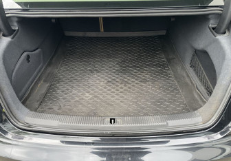 Подержанный автомобиль Audi A6 Sedan 2011 года (13 фото)