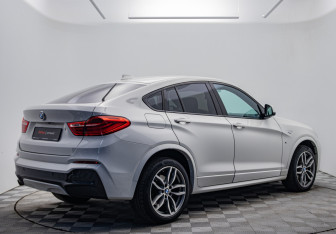 Подержанный автомобиль BMW X4 2018 года (5 фото)