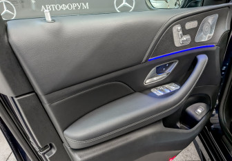 Подержанный автомобиль Mercedes-Benz GLE 2020 года (19 фото)