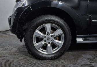 Подержанный автомобиль Mitsubishi Pajero 2014 года (8 фото)