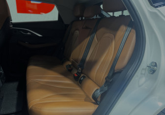 Подержанный автомобиль Omoda C5 2022 года (24 фото)