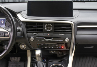 Подержанный автомобиль Lexus RX 2021 года (15 фото)