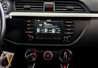 Подержанный автомобиль Kia Rio Sedan 2020 года (15 фото)