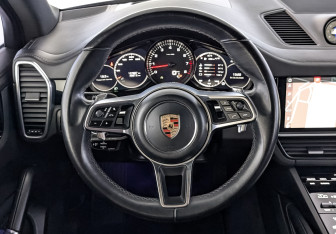 Подержанный автомобиль Porsche Cayenne 2019 года (21 фото)