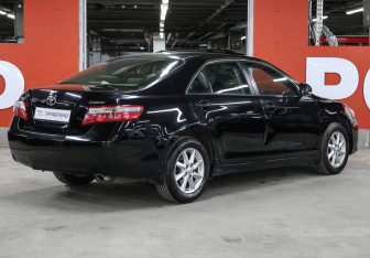 Подержанный автомобиль Toyota Camry Sedan 2011 года (5 фото)