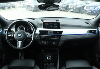 Подержанный автомобиль BMW X2 2018 года (12 фото)