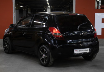 Подержанный автомобиль Hyundai i20 2009 года (7 фото)