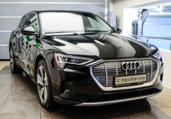 Подержанный автомобиль Audi e-tron 2021 года (3 фото)