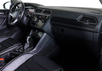 Подержанный автомобиль Volkswagen Tiguan 2021 года (10 фото)
