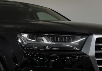Подержанный автомобиль Audi Q7 2016 года (37 фото)