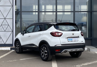 Подержанный автомобиль Renault Kaptur 2018 года (7 фото)