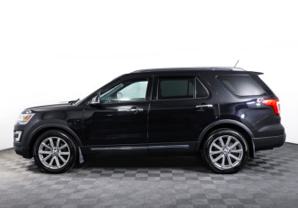 Подержанный автомобиль Ford Explorer 2017 года (8 фото)