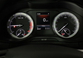 Подержанный автомобиль Skoda Karoq 2020 года (12 фото)