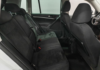 Подержанный автомобиль Volkswagen Tiguan 2012 года (12 фото)