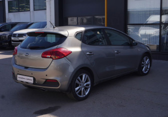 Подержанный автомобиль Kia Ceed Hatchback 2012 года (5 фото)