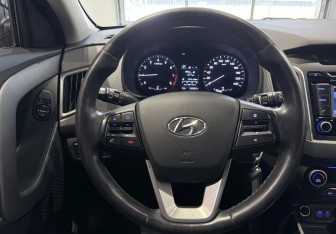 Подержанный автомобиль Hyundai Creta 2017 года (14 фото)