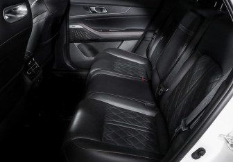 Подержанный автомобиль Changan UNI-K 2023 года (10 фото)