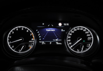 Подержанный автомобиль Toyota Camry Sedan 2021 года (15 фото)