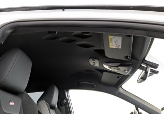 Подержанный автомобиль Toyota C-HR 2021 года (23 фото)