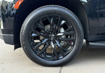 Подержанный автомобиль Chevrolet Suburban 2023 года (24 фото)
