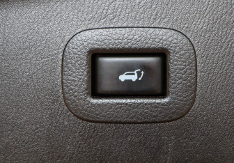 Подержанный автомобиль Infiniti QX80 2014 года (12 фото)