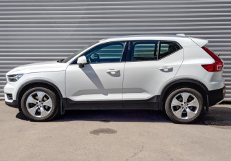 Подержанный автомобиль Volvo XC40 2020 года (8 фото)