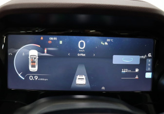 Подержанный автомобиль Geely Monjaro 2023 года (17 фото)