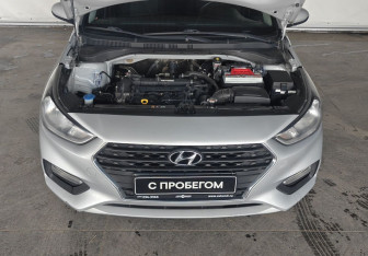 Подержанный автомобиль Hyundai Solaris Sedan 2017 года (16 фото)