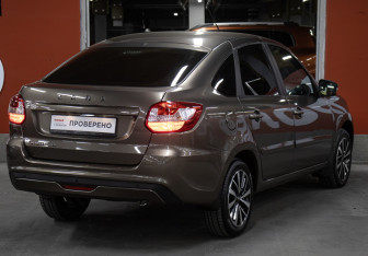 Подержанный автомобиль LADA (ВАЗ) Granta Sedan 2021 года (5 фото)