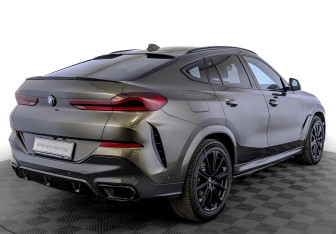 Подержанный автомобиль BMW X6 2020 года (5 фото)