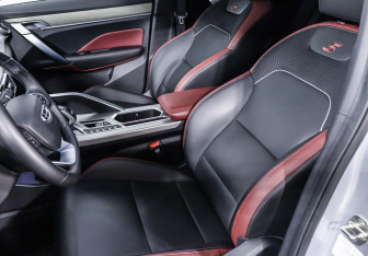 Подержанный автомобиль Geely Coolray 2021 года (14 фото)