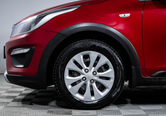 Подержанный автомобиль Kia Rio Hatchback 2018 года (15 фото)