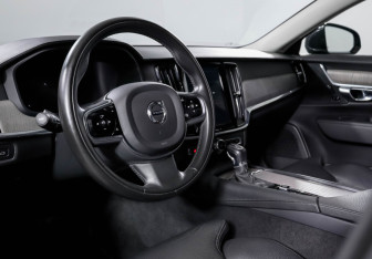 Подержанный автомобиль Volvo S90 2021 года (14 фото)