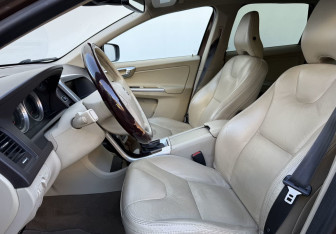 Подержанный автомобиль Volvo XC60 2011 года (2 фото)